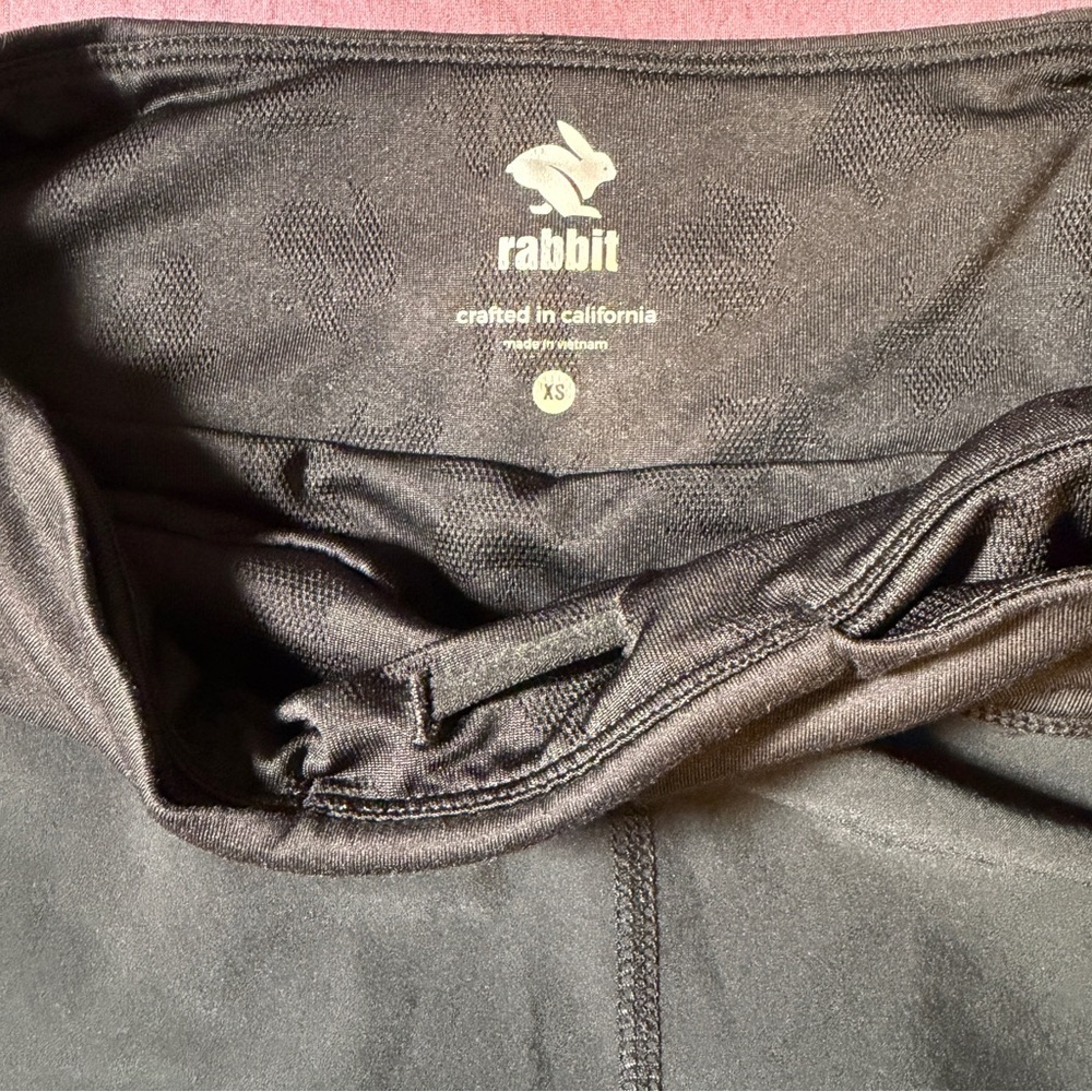 Rabbit Women's Hopper 4" Running Shorts in Black - Size XS - Picture 3 of 6
